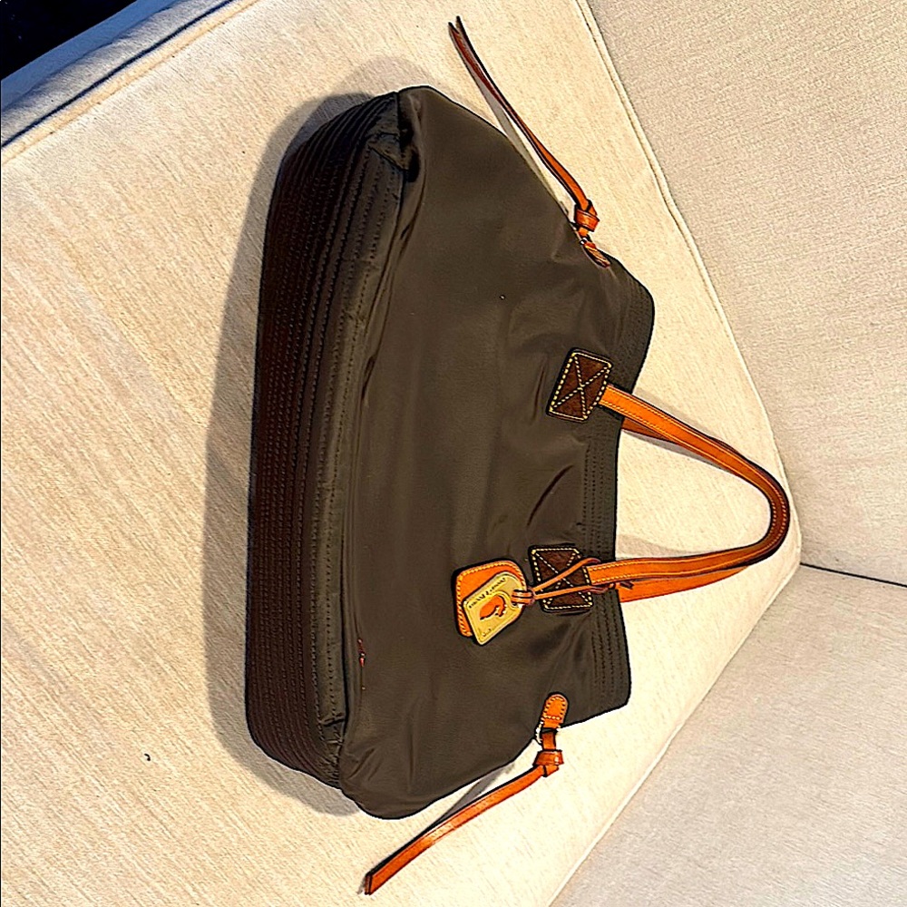 Pristine Dooney & Burke shoulderbag